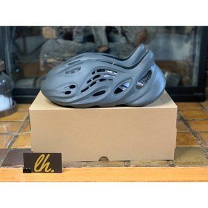 Mens 10 Adidas Yeezy Foam RNR “Carbon” Athletic Shoes IG5349
